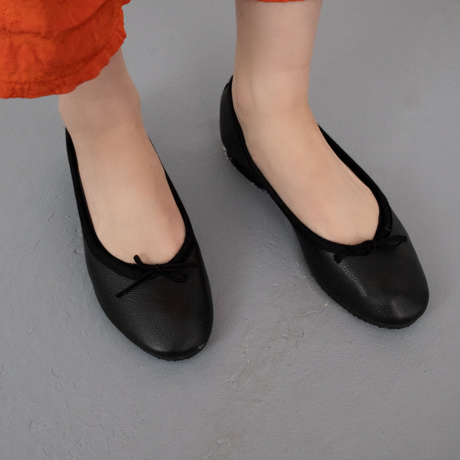 CROWN 】BOW BALLET – All Things in the